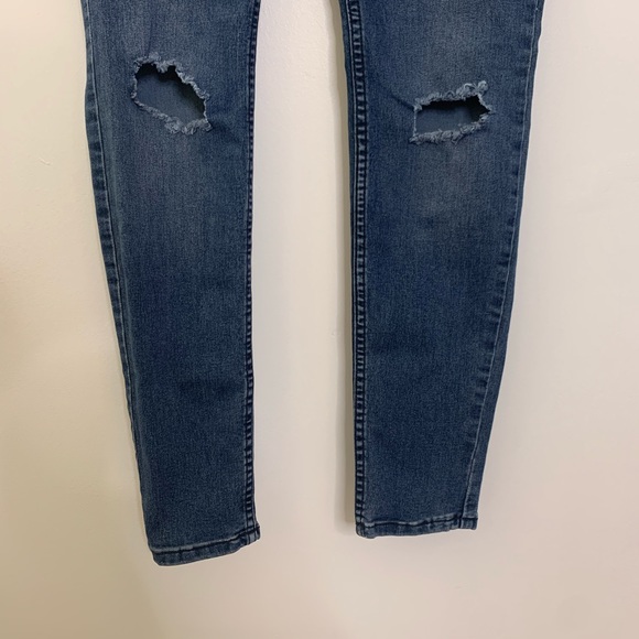 Free People mid-rise destroyed skinny jeans - Picture 3 of 8